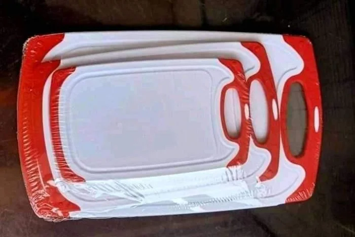 CHOPPING BOARD
