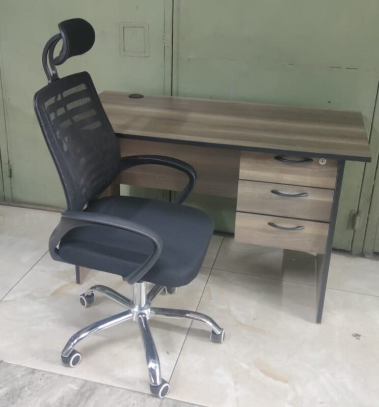 0.9m American Walnut Office Desk and Chair