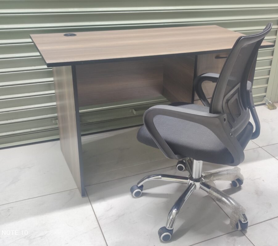 0.9m American Walnut Wooden Office Desk and Chair