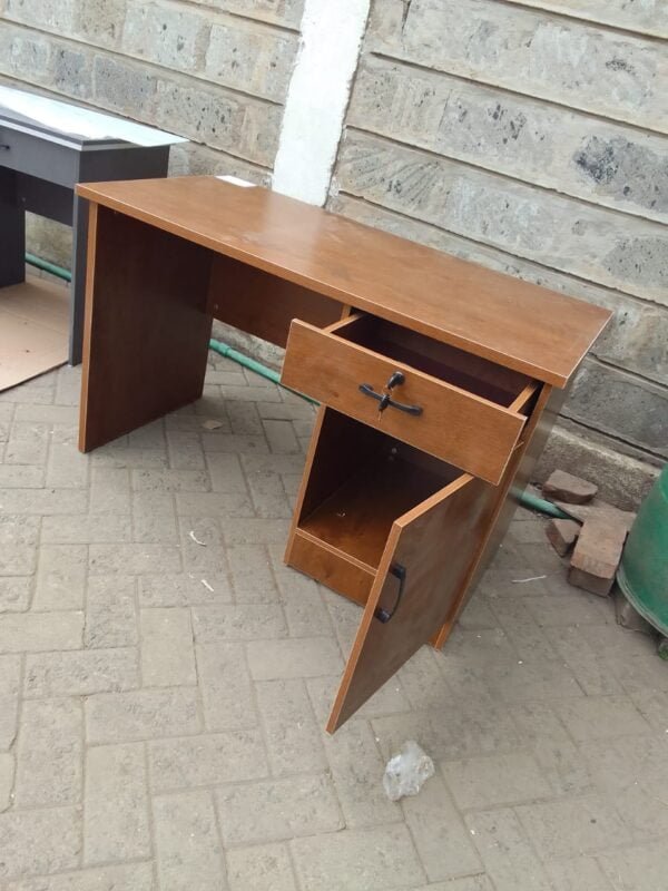 Executive 1.2m office desk