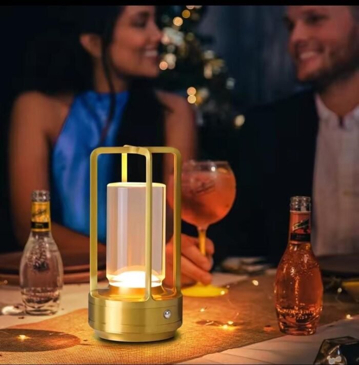 Stemless dimmable table lamp
