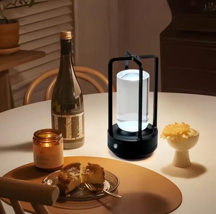 Stemless dimmable table lamp