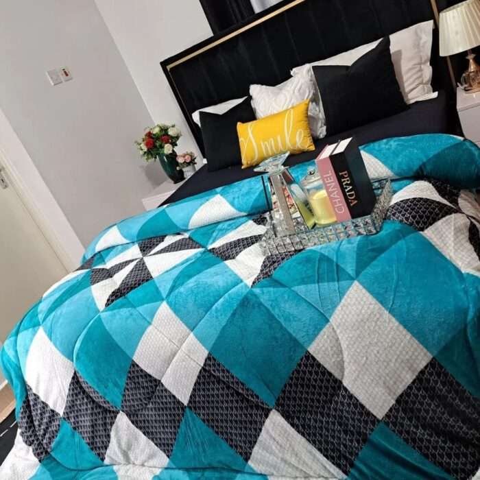 Single Floral Woolen Duvet