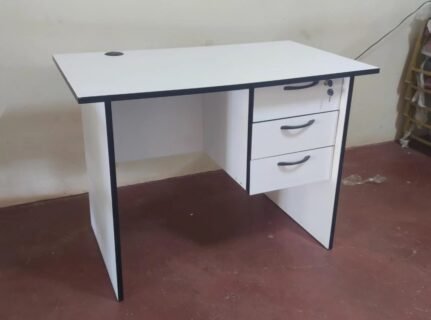 1m White Wooden Office Desk