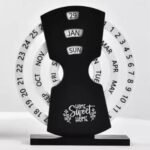 Creative manual rotating calendar