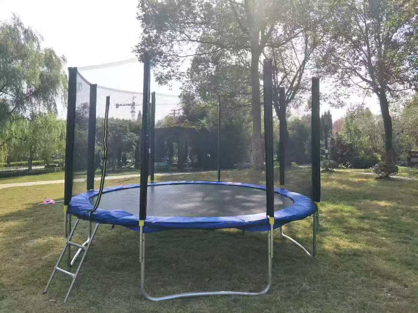 OUTDOOR TRAMPOLINE 6FT OUTDOOR TRAMPOLINE 6FT