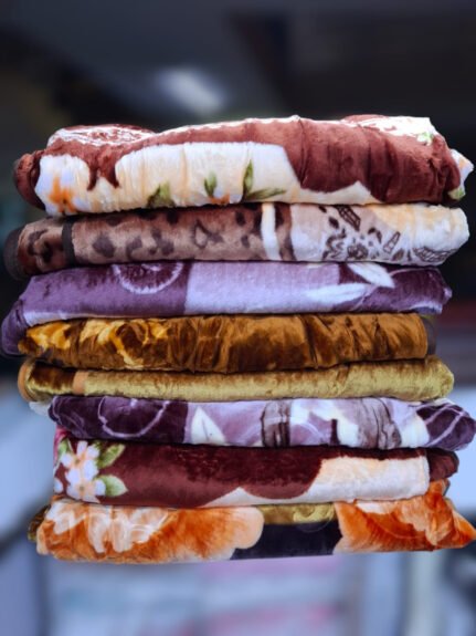 Single Warm Blankets Size: 6x7